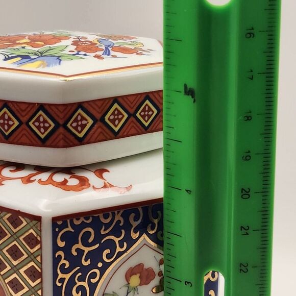 Vintage Dolphin China 6 sided Ginger Jar Japan Ceramic Footed w/Lid Gold Leafing - Picture 11 of 11